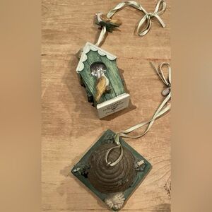 Pfaltzgraff Naturewood Decor figurines ornaments birdhouse beehive set of 2